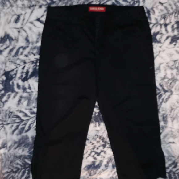 GUESS JEAN'S Black Capri with zipper cuffs - Picture 1 of 6